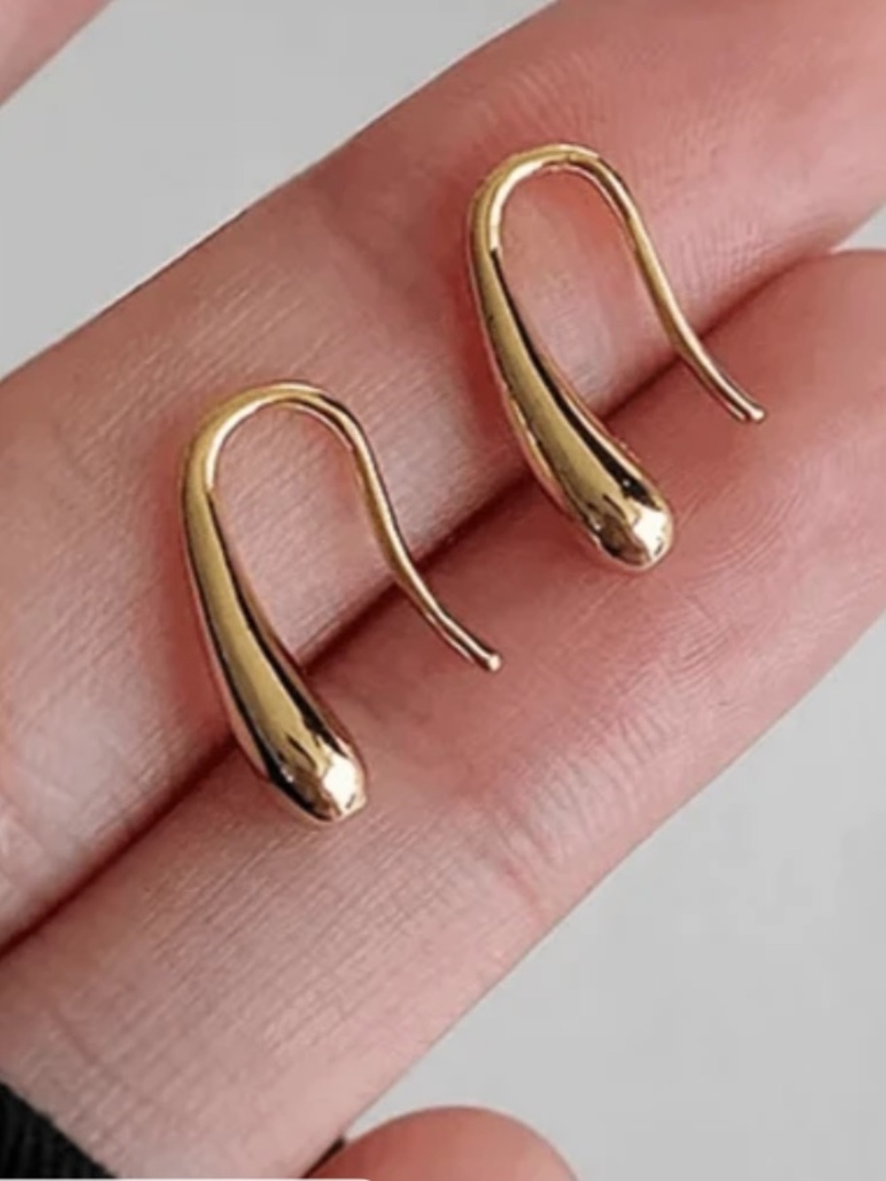 NWOT Gold Teardrop Hook Earrings - Sleek Minimalist